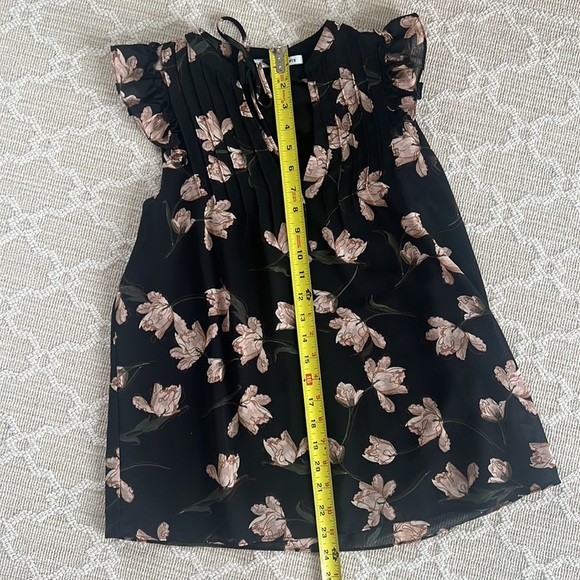 Collective concepts blouse sleeveless excellent shape worn once. Lined XS - Picture 5 of 6